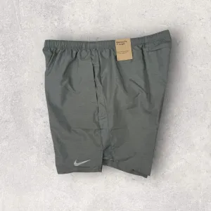 NIKE CHALLENGER 7 INCH SHORTS 'GREY'