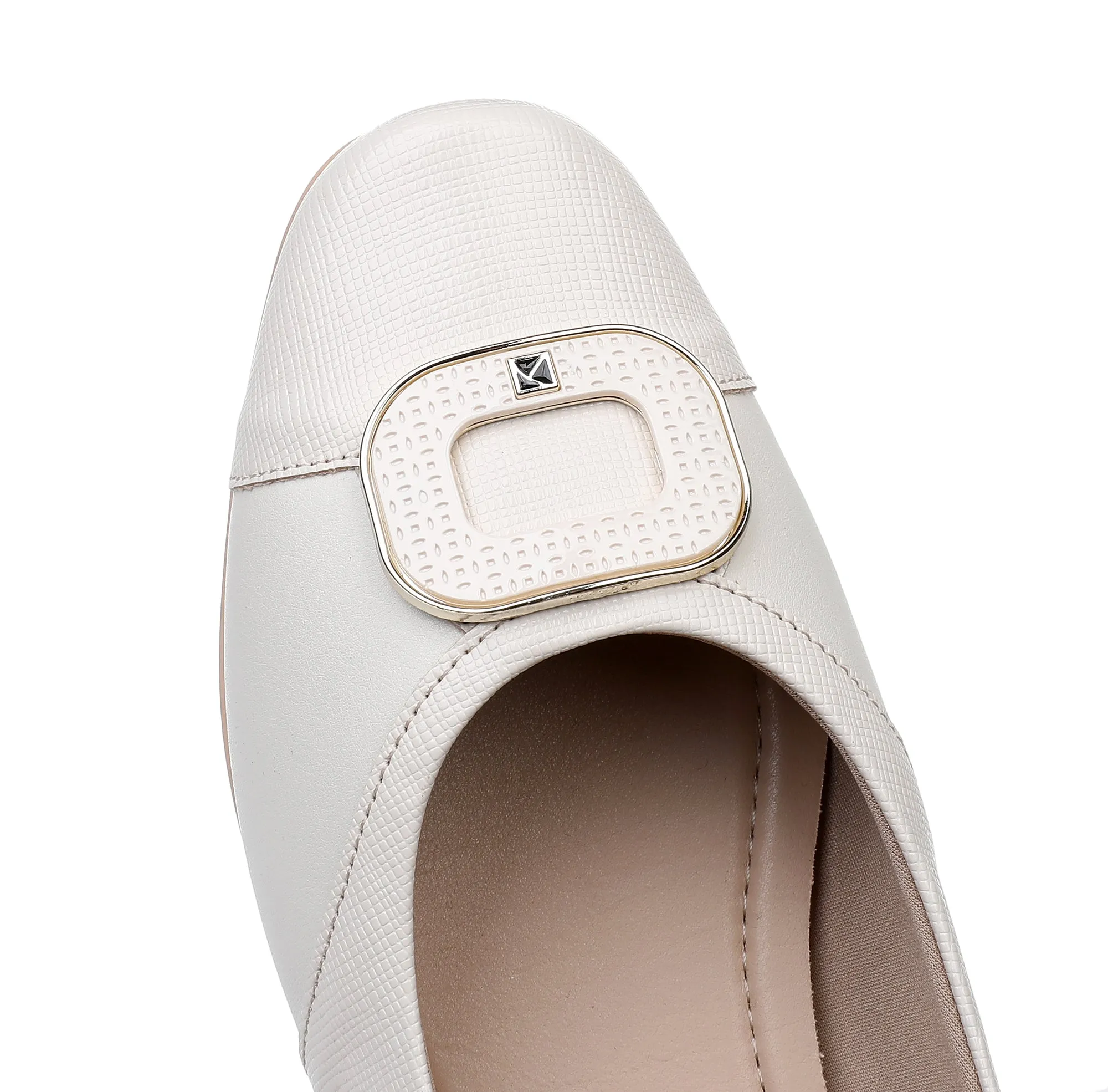 White Flat Ladies Shoes (250.199)